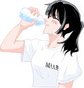 水を飲む女生徒
