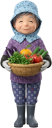 収穫した野菜を持つ農家のおばちゃん